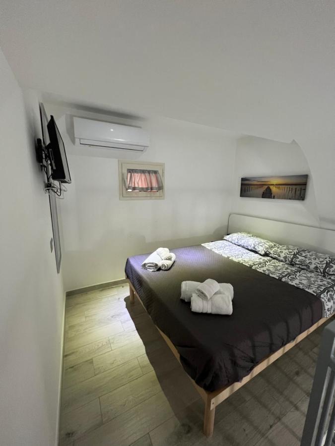 Bed & Breakfast La Casa Di Raffaele Centro Naples